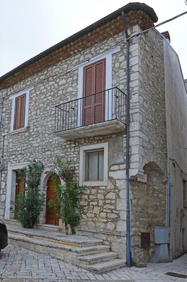 La Casa Di Zia Nina Campolattaro Exterior foto
