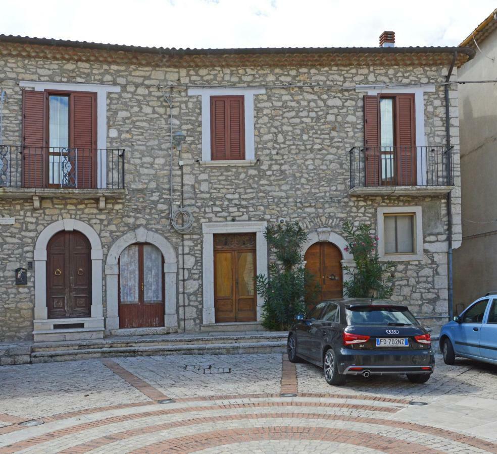 La Casa Di Zia Nina Campolattaro Exterior foto