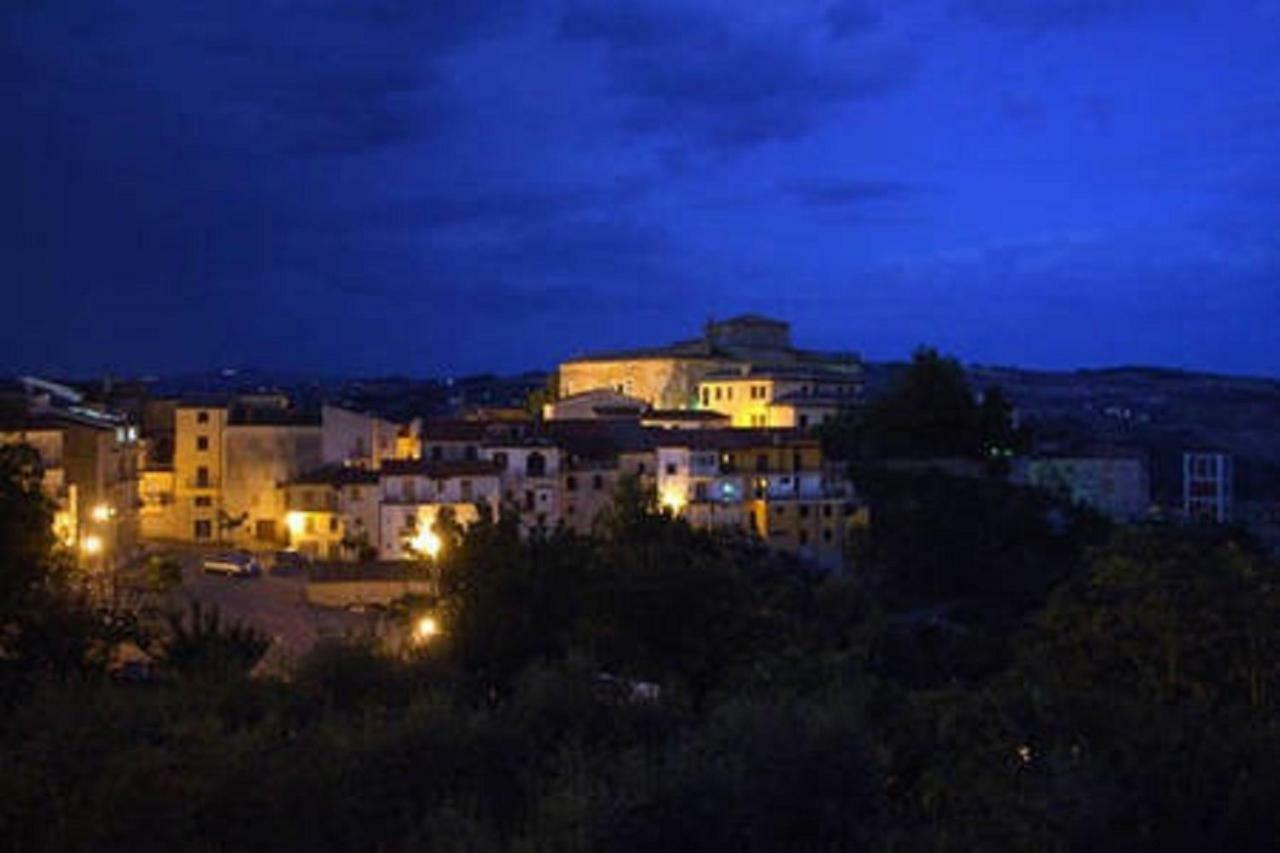 La Casa Di Zia Nina Campolattaro Exterior foto